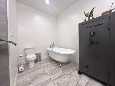Bath - 41955 Black Oak Dr, Three Rivers, CA 93271 photo 2 of 3
