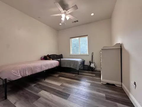 Bedroom - 41955 Black Oak Dr, Three Rivers, CA 93271 photo 1 of 4