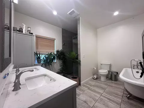 Bath - 41955 Black Oak Dr, Three Rivers, CA 93271 photo 1 of 3