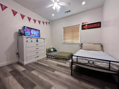 Bedroom - 41955 Black Oak Dr, Three Rivers, CA 93271 photo 4 of 4