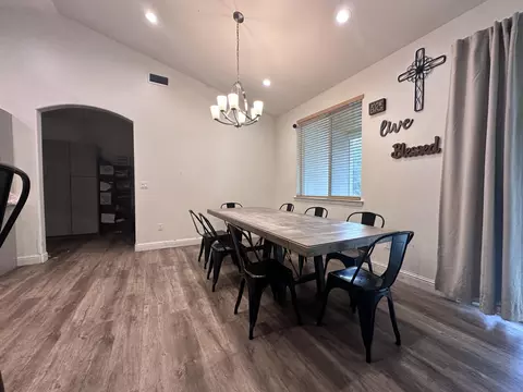 Dining - 41955 Black Oak Dr, Three Rivers, CA 93271 photo 1 of 2