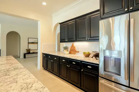 Kitchen - 3636 Elberta Cir, Dinuba, CA 93618 photo 7 of 7