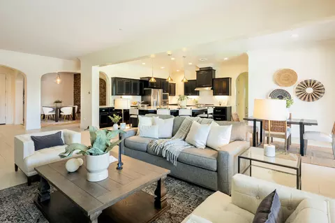 Living - 3636 Elberta Cir, Dinuba, CA 93618 photo 1 of 3