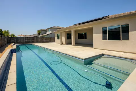 Exterior - 3636 Elberta Cir, Dinuba, CA 93618 photo 9 of 26