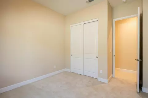 Bedroom - 3636 Elberta Cir, Dinuba, CA 93618 photo 2 of 11