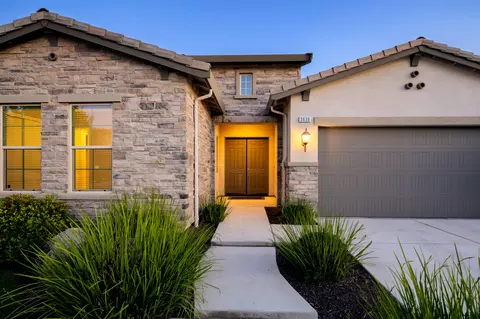 3636 Elberta Cir, Dinuba, CA 93618