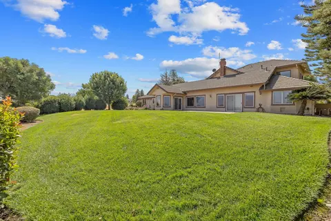 Exterior - 315 Valley View Dr, Exeter, CA 93221 photo 12 of 22