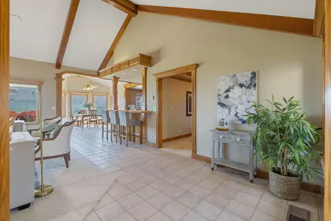 Entry Way - 315 Valley View Dr, Exeter, CA 93221 photo 4 of 17