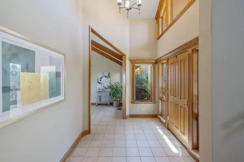 Entry Way - 315 Valley View Dr, Exeter, CA 93221 photo 3 of 17
