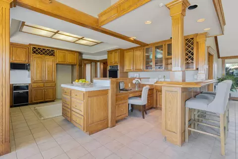 Kitchen - 315 Valley View Dr, Exeter, CA 93221 photo 2 of 7
