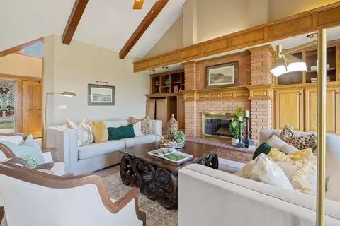 Living - 315 Valley View Dr, Exeter, CA 93221 photo 5 of 6
