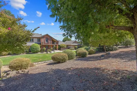 Exterior - 315 Valley View Dr, Exeter, CA 93221 photo 4 of 22