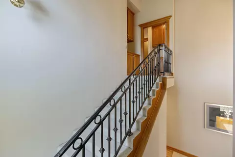 Entry Way - 315 Valley View Dr, Exeter, CA 93221 photo 14 of 17