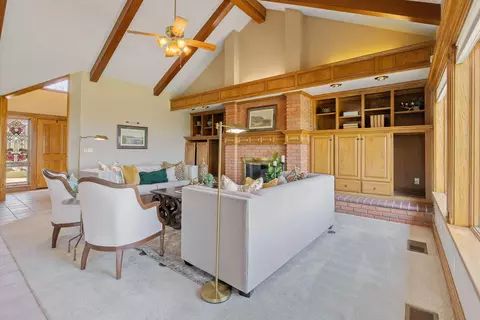 Living - 315 Valley View Dr, Exeter, CA 93221 photo 4 of 6