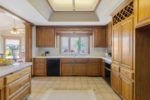 Kitchen - 315 Valley View Dr, Exeter, CA 93221 photo 7 of 7