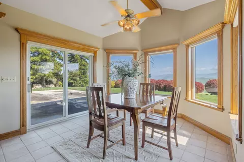 Dining - 315 Valley View Dr, Exeter, CA 93221 photo 3 of 9