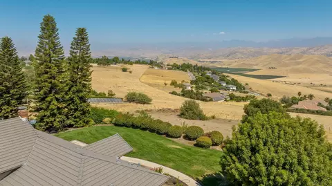 View/Area - 315 Valley View Dr, Exeter, CA 93221 photo 4 of 7