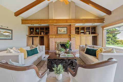 Living - 315 Valley View Dr, Exeter, CA 93221 photo 3 of 6