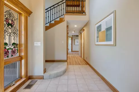 Entry Way - 315 Valley View Dr, Exeter, CA 93221 photo 10 of 17