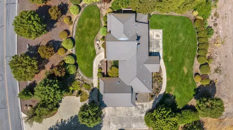 View/Area - 315 Valley View Dr, Exeter, CA 93221 photo 2 of 7