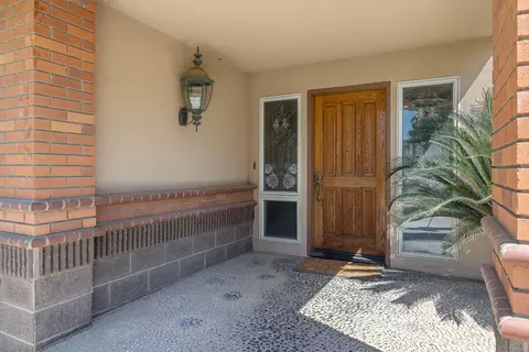 Entry Way - 315 Valley View Dr, Exeter, CA 93221 photo 1 of 17