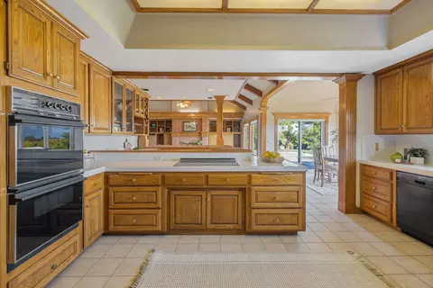 Kitchen - 315 Valley View Dr, Exeter, CA 93221 photo 6 of 7
