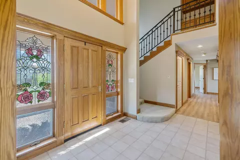 Entry Way - 315 Valley View Dr, Exeter, CA 93221 photo 2 of 17