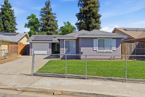 710 W Wren Dr, Visalia, CA 93291