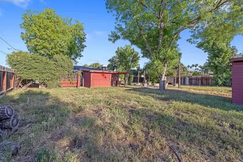 Exterior - 8518 12th Ave, Hanford, CA 93230 photo 25 of 27
