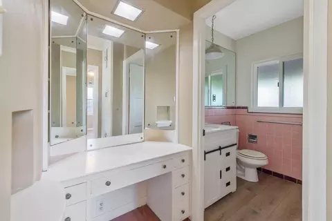 Bath - 8518 12th Ave, Hanford, CA 93230 photo 1 of 4