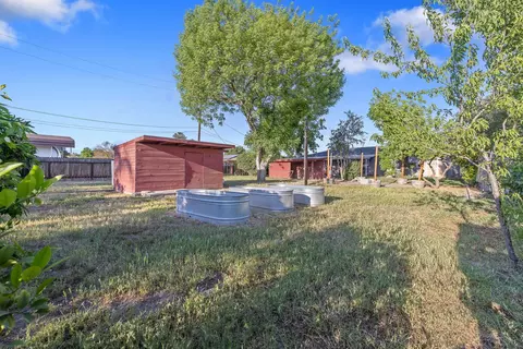 Exterior - 8518 12th Ave, Hanford, CA 93230 photo 20 of 27