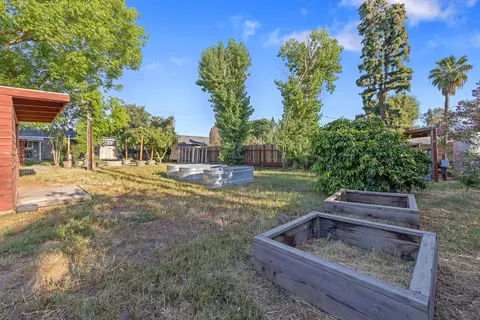 Exterior - 8518 12th Ave, Hanford, CA 93230 photo 22 of 27