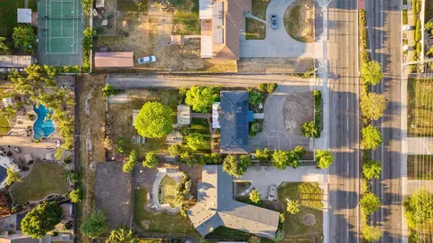 View/Area - 8518 12th Ave, Hanford, CA 93230 photo 2 of 8