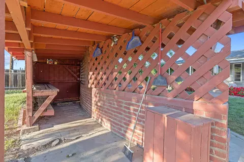 Exterior - 8518 12th Ave, Hanford, CA 93230 photo 26 of 27