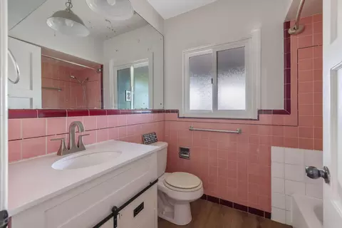Bath - 8518 12th Ave, Hanford, CA 93230 photo 3 of 4