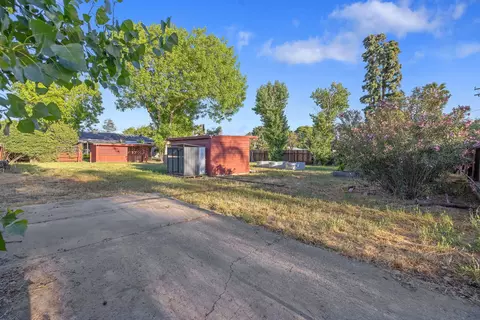 Exterior - 8518 12th Ave, Hanford, CA 93230 photo 23 of 27