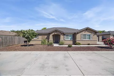 2141 N Highland St, Visalia, CA 93291