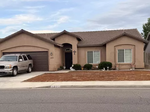 2071 W Orange Ave, Porterville, CA 93257