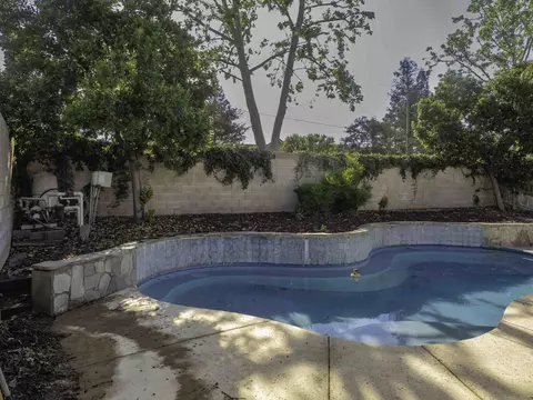 Exterior - 697 Leta Mae Ct, Exeter, CA 93221 photo 2 of 3