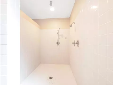 Bath - 697 Leta Mae Ct, Exeter, CA 93221 photo 5 of 5