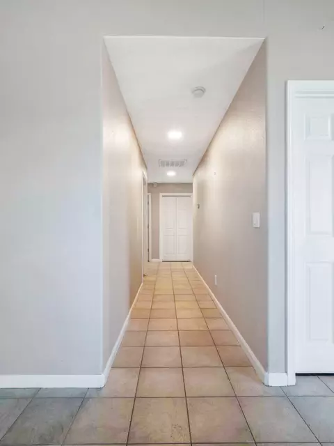 Entry Way - 697 Leta Mae Ct, Exeter, CA 93221 photo 1 of 2