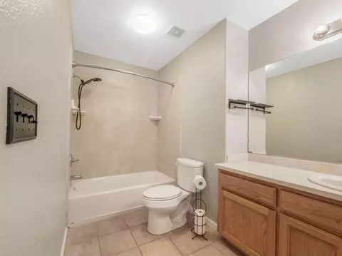 Bath - 697 Leta Mae Ct, Exeter, CA 93221 photo 1 of 5