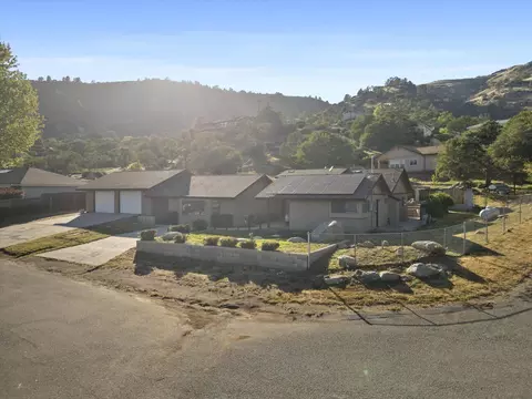 21601 Hidden Canyon Dr, Tehachapi, CA 93561 photo 3