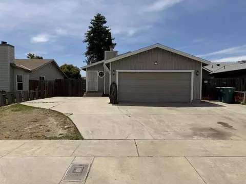 819 Belmont St, Tulare, CA 93274