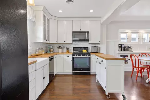 Kitchen - 533 S E St, Exeter, CA 93221 photo 5 of 5