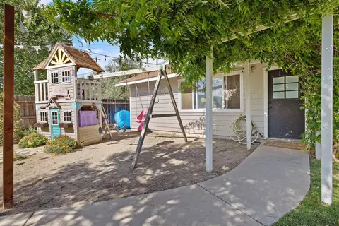 Exterior - 533 S E St, Exeter, CA 93221 photo 11 of 16