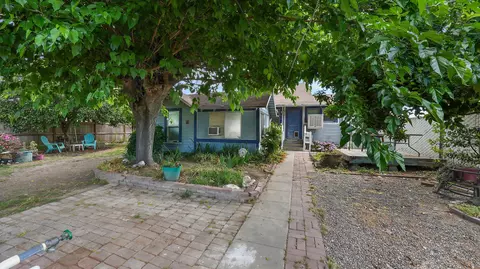 Exterior - 104 N Orange Ave, Exeter, CA 93221 photo 3 of 11