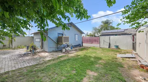 Exterior - 104 N Orange Ave, Exeter, CA 93221 photo 4 of 11