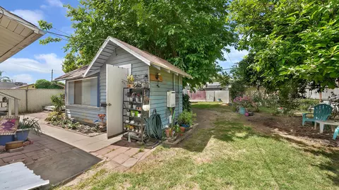 Exterior - 104 N Orange Ave, Exeter, CA 93221 photo 7 of 11