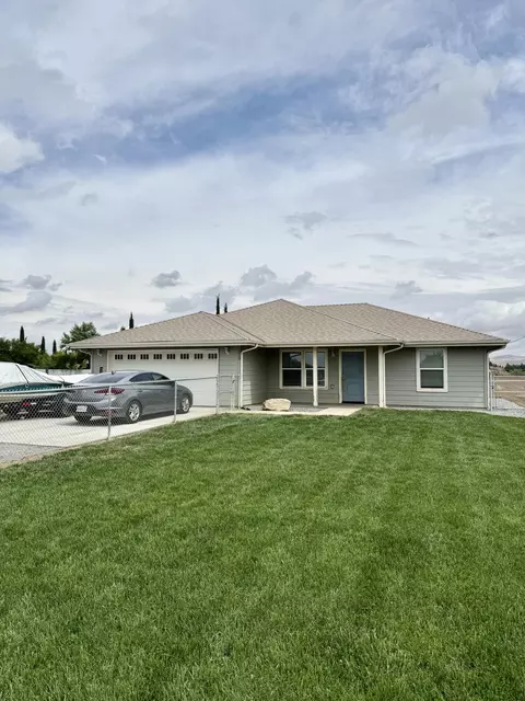 Exterior - 1310 N Belmont Rd, Exeter, CA 93221 photo 2 of 2